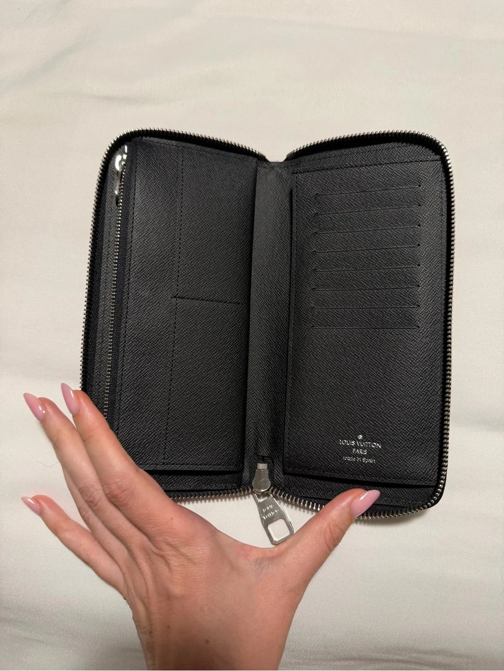 Louis Vuitton EPI leather zip wallet
